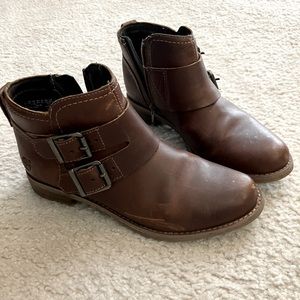 Timberland anti-fatigue flat ankle boots
